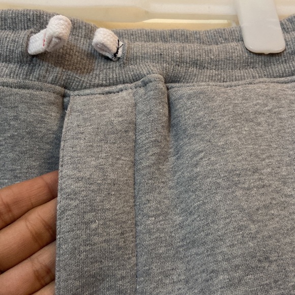 ⭕️sold⭕️Tommy Hilfiger Kids Heavy Fleece Track Pant in Grey Color - Picture 7 of 8